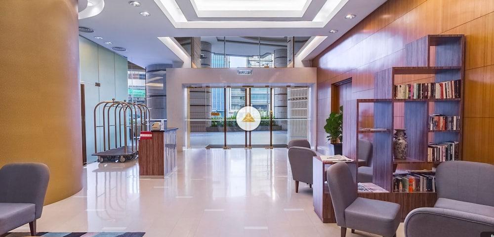 St Giles Gardens Hotel Kuala Lumpur Exteriör bild The lobby of the hotel