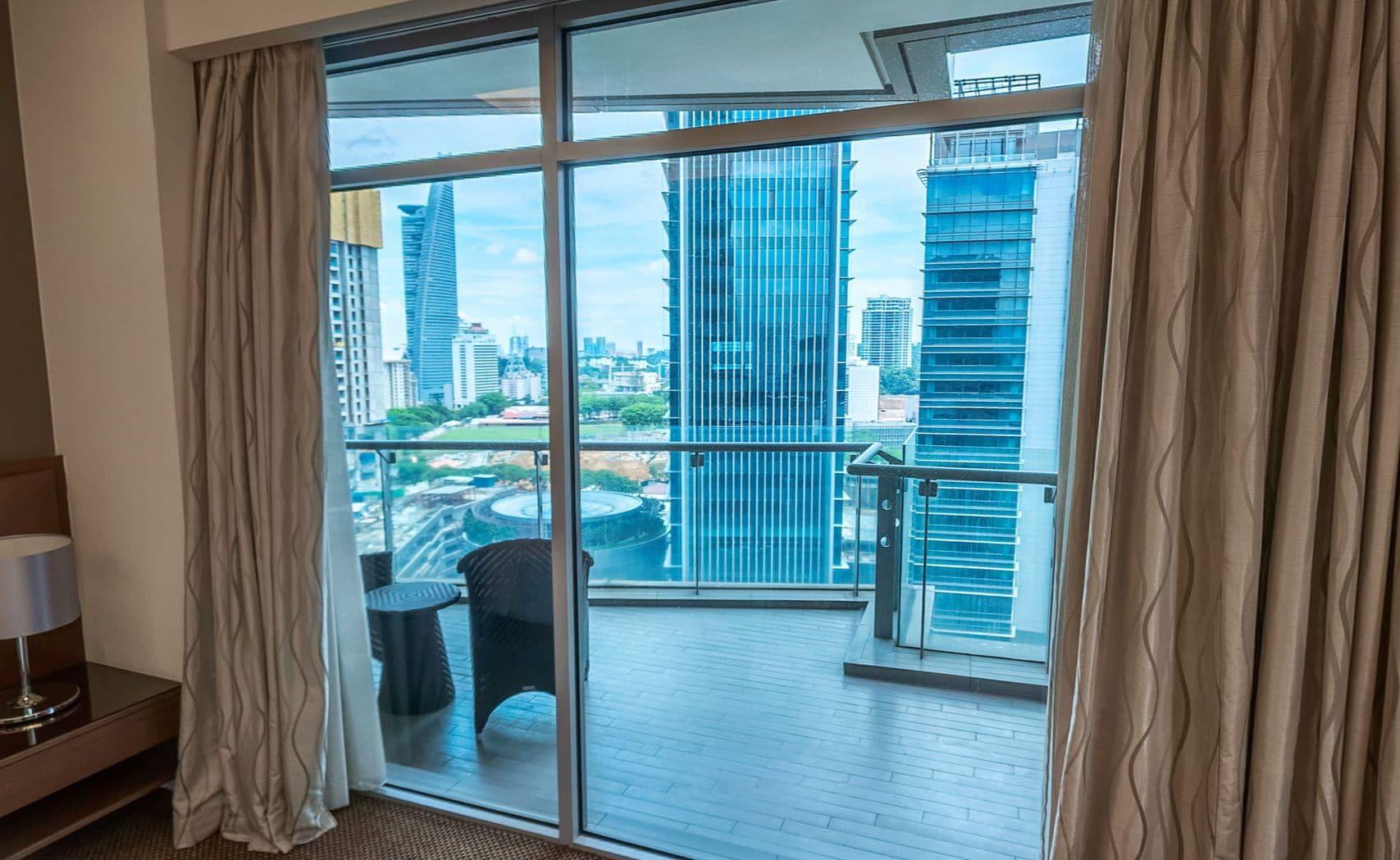 St Giles Gardens Hotel Kuala Lumpur Exteriör bild A sliding door