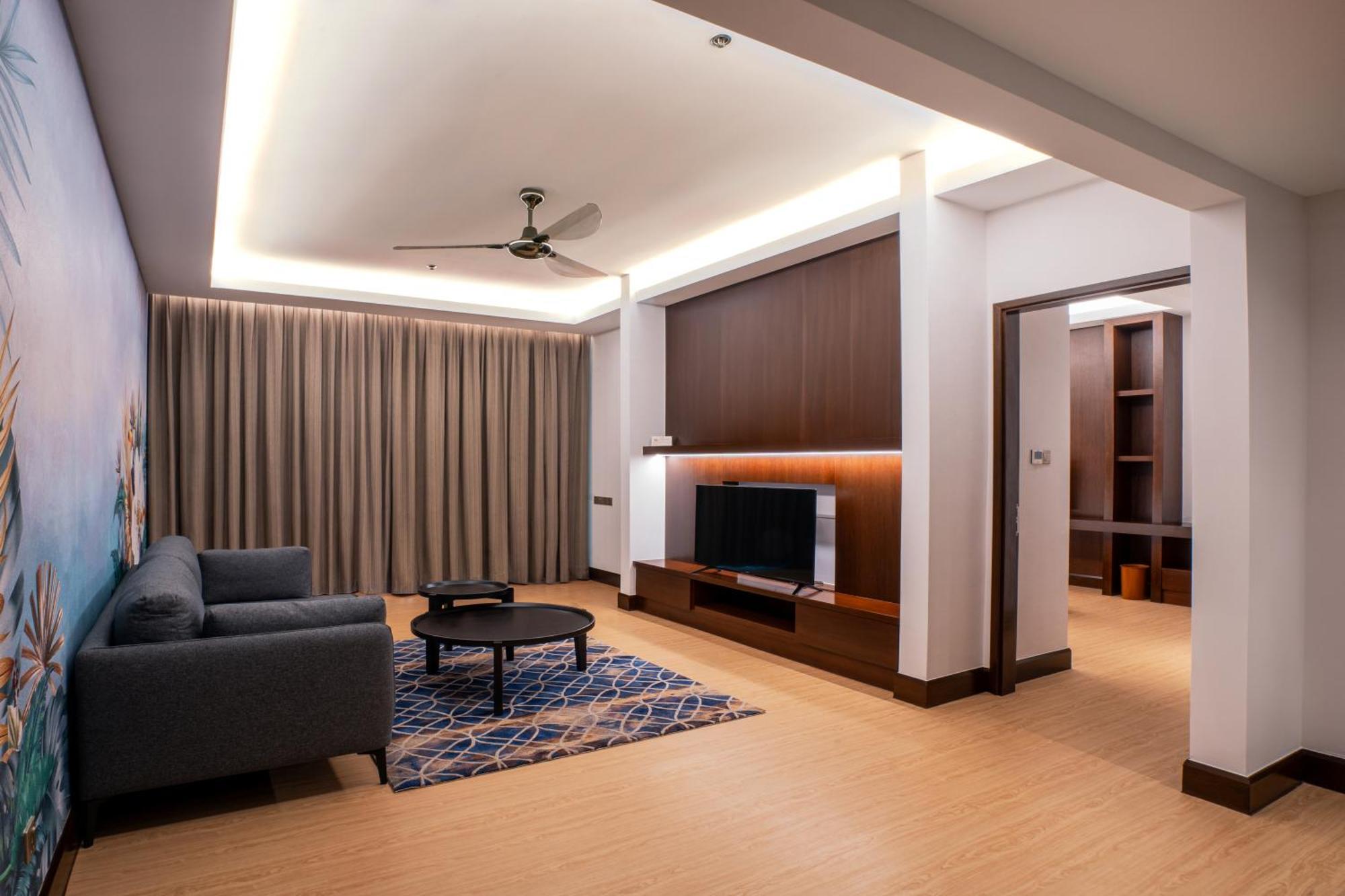 St Giles Gardens Hotel Kuala Lumpur Exteriör bild A living room in a condominium